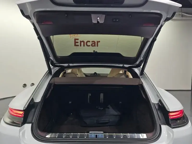 2023 Porsche Panamera с пробегом 44 855 км
