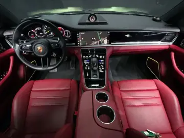 2023 Porsche Panamera с пробегом 38 710 км
