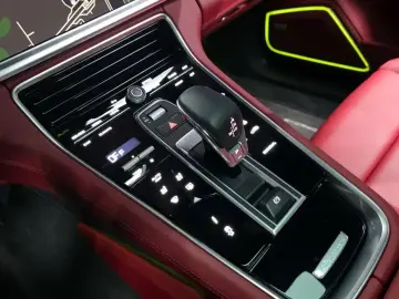 2023 Porsche Panamera с пробегом 38 710 км