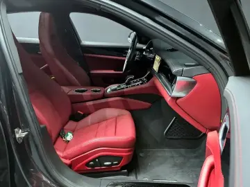 2023 Porsche Panamera с пробегом 38 710 км