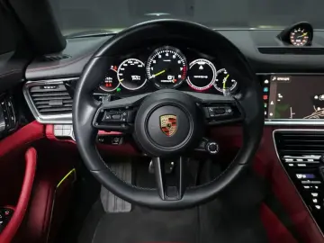 2023 Porsche Panamera с пробегом 38 710 км