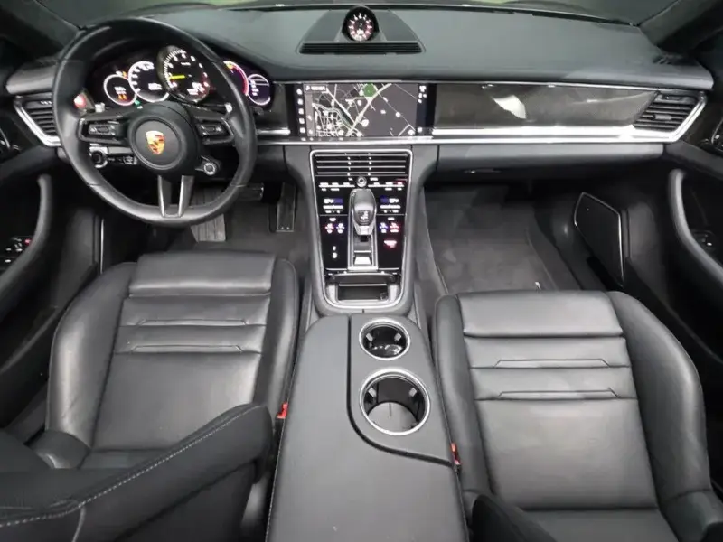 2023 Porsche Panamera с пробегом 23 477 км