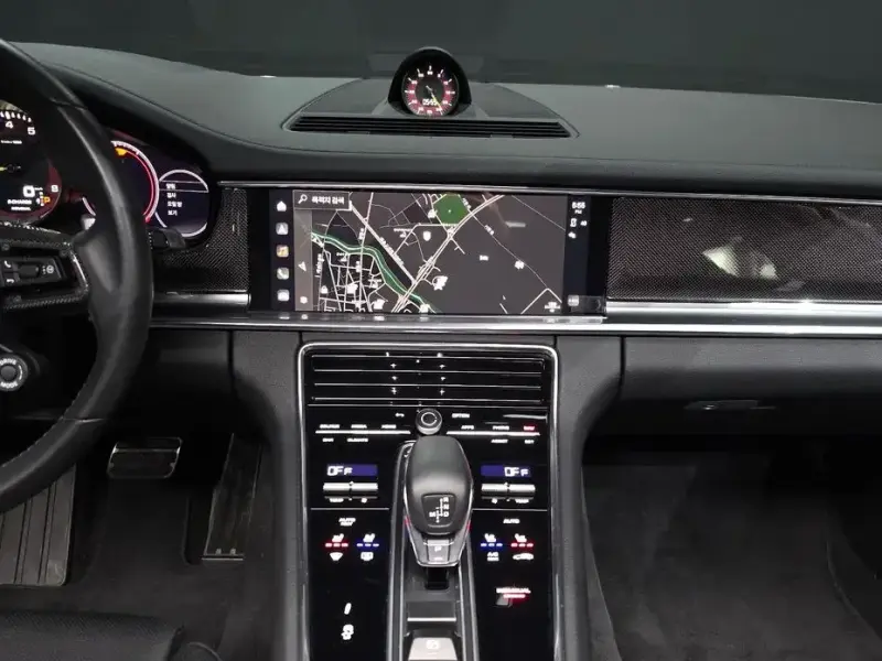 2023 Porsche Panamera с пробегом 23 477 км