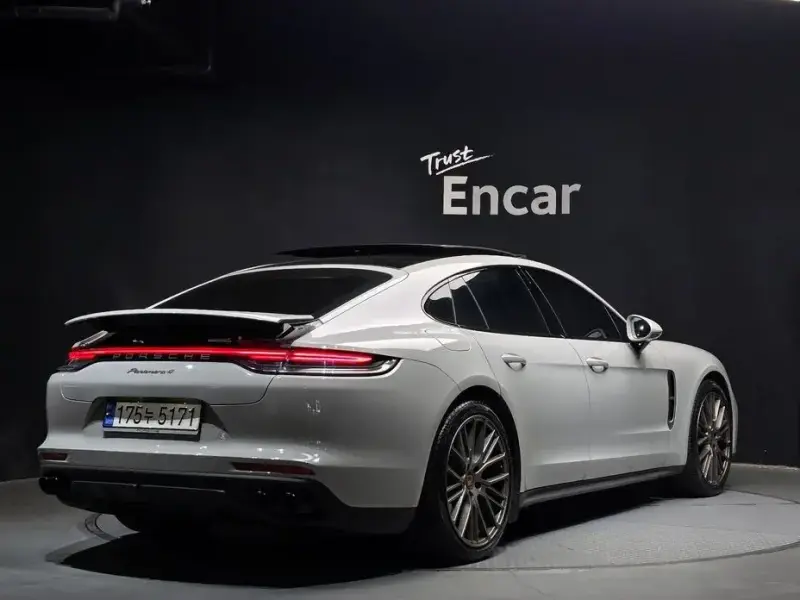 2022 Porsche Panamera с пробегом 23 140 км