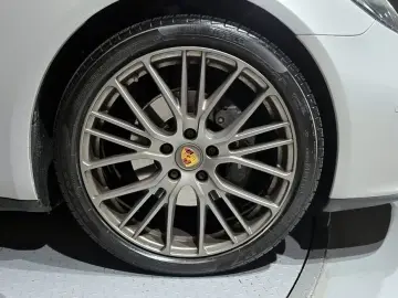2022 Porsche Panamera с пробегом 23 140 км
