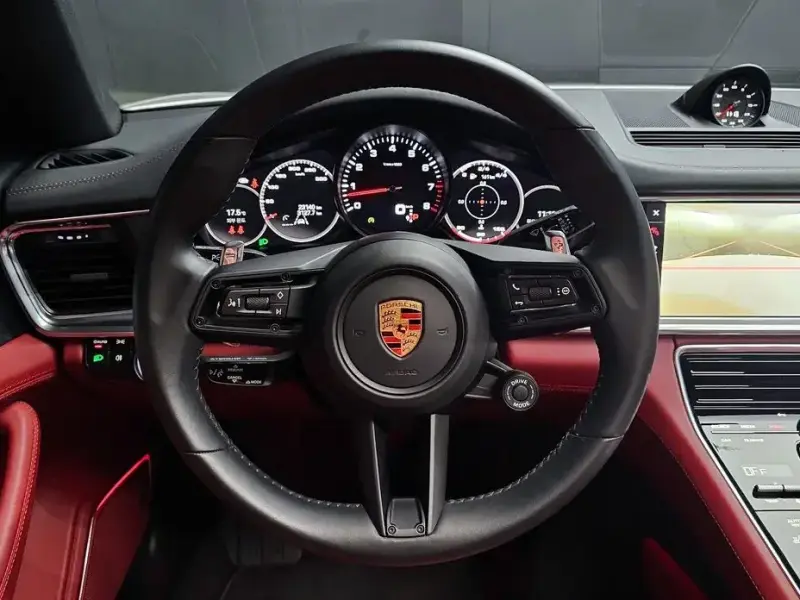 2022 Porsche Panamera с пробегом 23 140 км