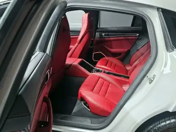 2022 Porsche Panamera с пробегом 23 140 км