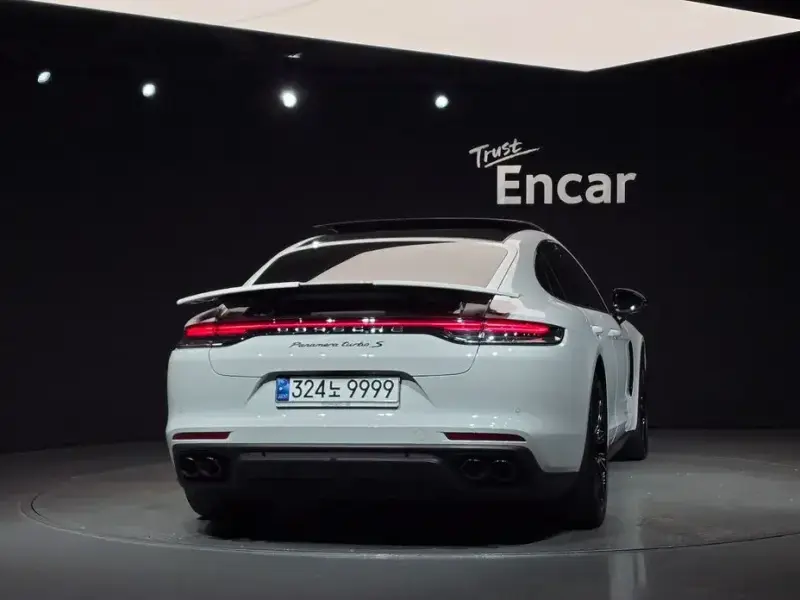 2023 Porsche Panamera с пробегом 47 284 км
