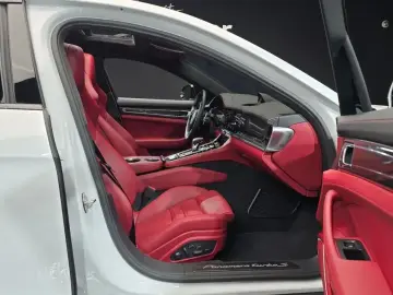 2023 Porsche Panamera с пробегом 47 284 км
