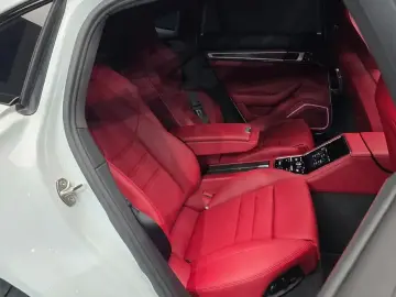 2023 Porsche Panamera с пробегом 47 284 км