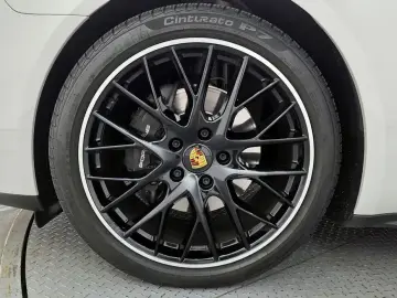 2022 Porsche Panamera с пробегом 26 329 км