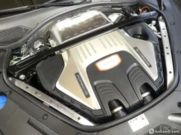2023 Porsche Panamera с пробегом 28 000 км
