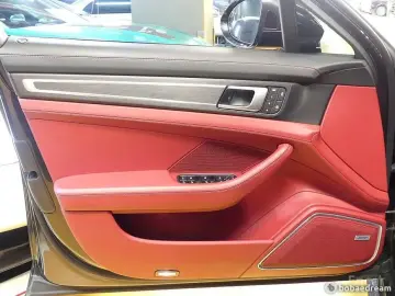 2023 Porsche Panamera с пробегом 28 000 км