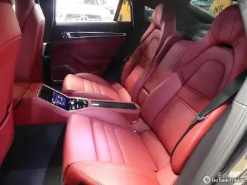 2023 Porsche Panamera с пробегом 28 000 км