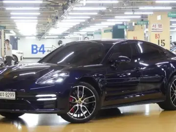 2021 Porsche Panamera с пробегом 19 400 км