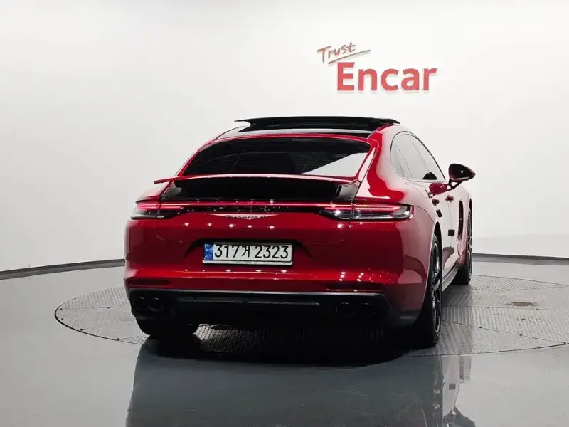 2022 Porsche Panamera с пробегом 22 515 км