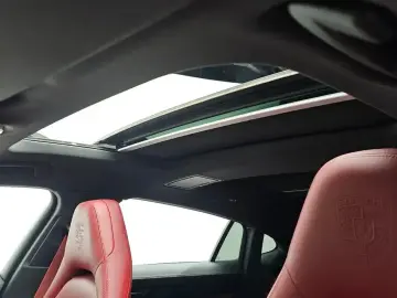 2022 Porsche Panamera с пробегом 22 515 км