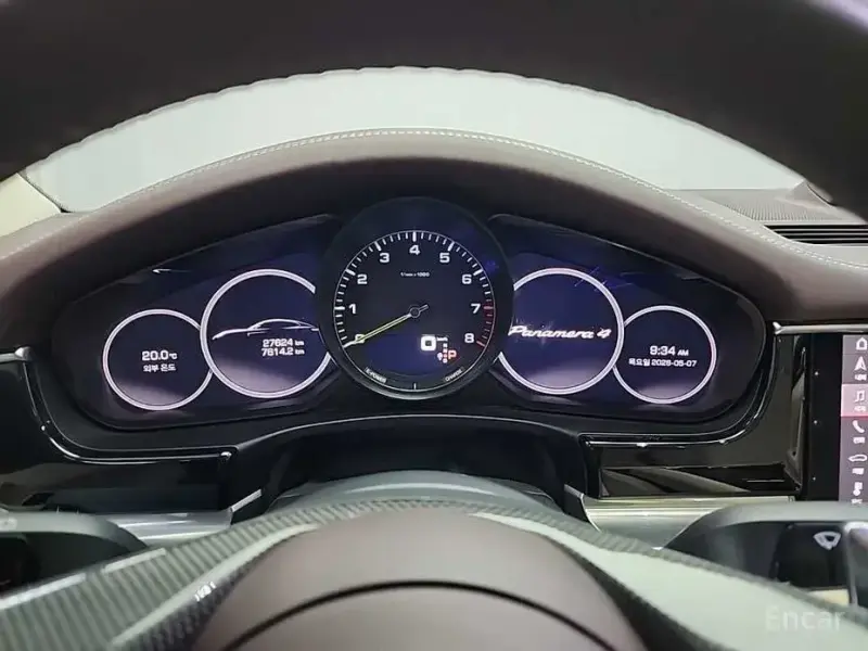 2021 Porsche Panamera с пробегом 27 622 км