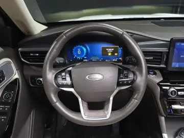 2022 Ford Explorer с пробегом 107 790 км