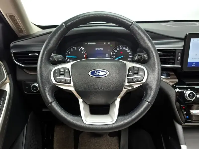 2022 Ford Explorer с пробегом 45 067 км