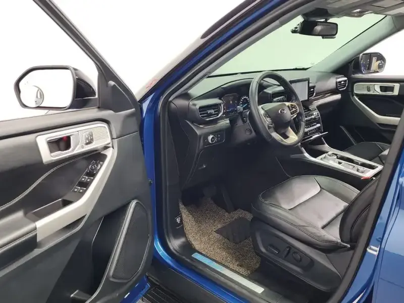 2022 Ford Explorer с пробегом 13 751 км