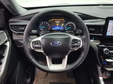 2022 Ford Explorer с пробегом 13 751 км
