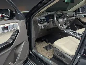 2022 Ford Explorer с пробегом 47 068 км