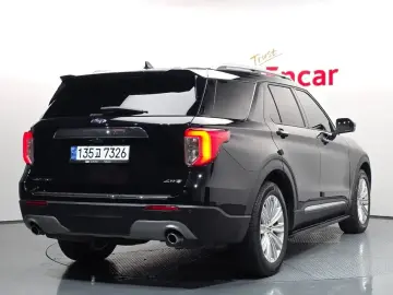 2021 Ford Explorer с пробегом 21 556 км