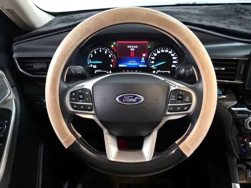 2021 Ford Explorer с пробегом 21 556 км