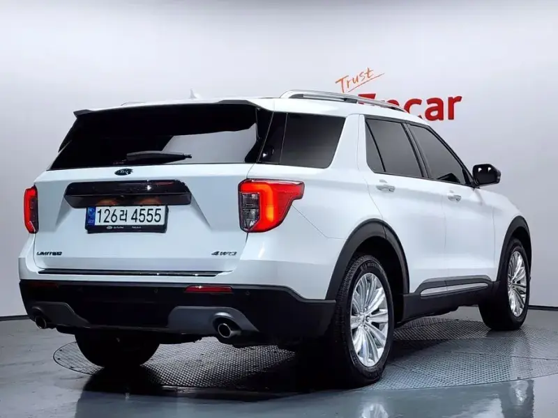 2021 Ford Explorer с пробегом 9 935 км