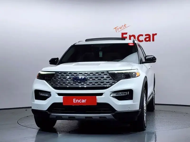 2021 Ford Explorer с пробегом 9 935 км
