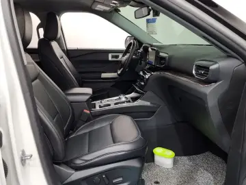 2021 Ford Explorer с пробегом 9 935 км