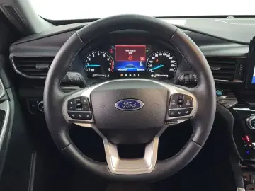 2021 Ford Explorer с пробегом 9 935 км