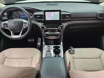 2022 Ford Explorer с пробегом 21 853 км