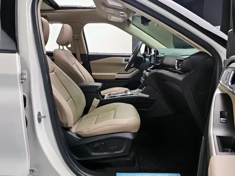 2022 Ford Explorer с пробегом 21 853 км