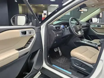 2022 Ford Explorer с пробегом 21 853 км