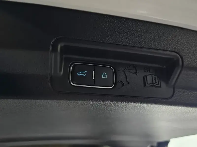 2022 Ford Explorer с пробегом 21 853 км
