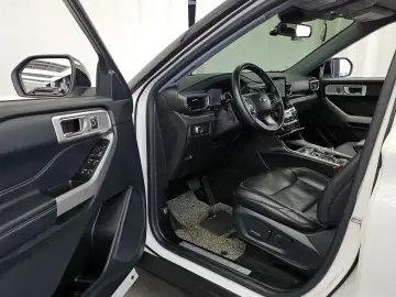 2022 Ford Explorer с пробегом 75 021 км