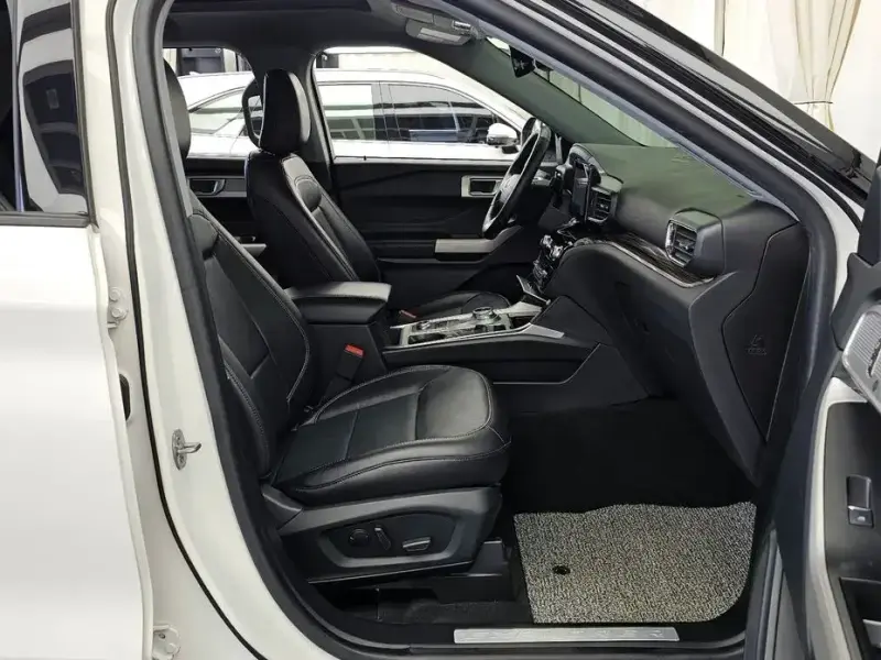 2022 Ford Explorer с пробегом 75 021 км