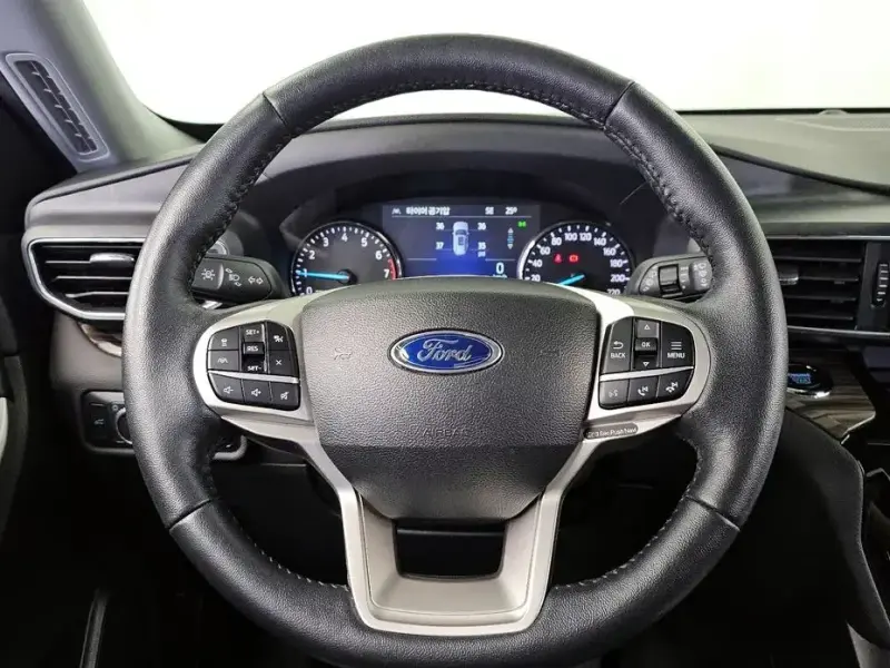 2022 Ford Explorer с пробегом 75 021 км