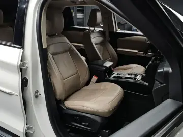 2022 Ford Explorer с пробегом 45 238 км
