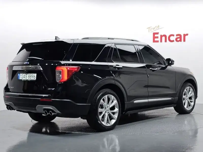 2021 Ford Explorer с пробегом 15 065 км