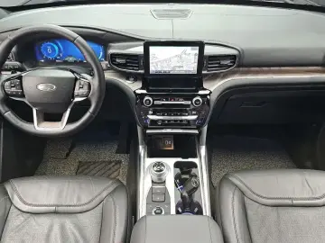 2021 Ford Explorer с пробегом 15 065 км