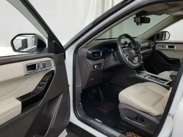 2022 Ford Explorer с пробегом 77 013 км