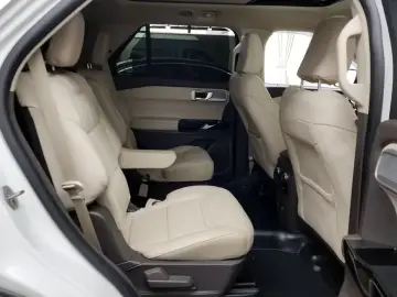 2022 Ford Explorer с пробегом 77 013 км