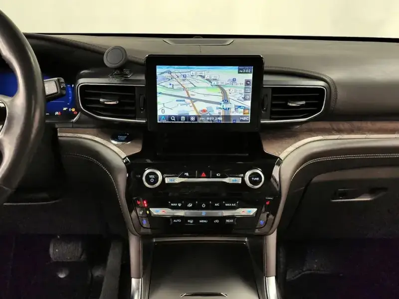 2022 Ford Explorer с пробегом 77 013 км