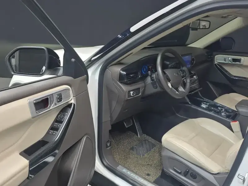 2021 Ford Explorer с пробегом 23 343 км