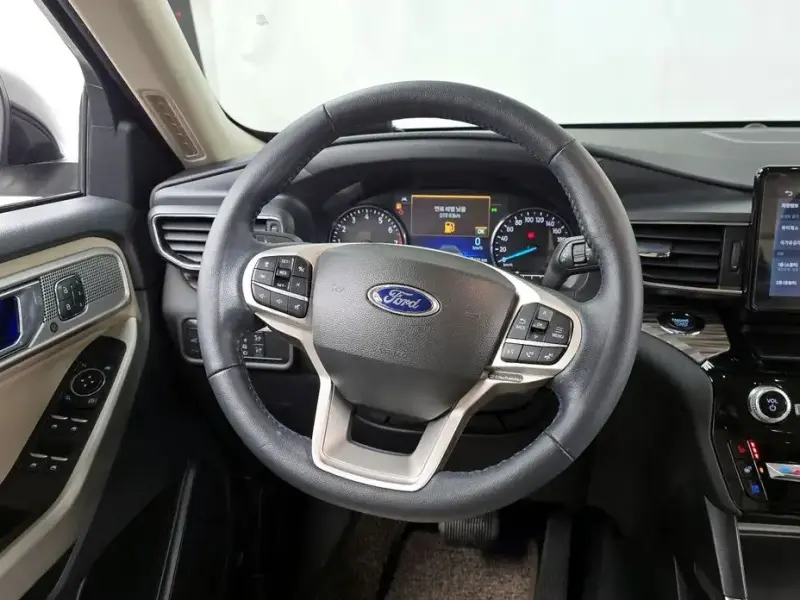 2022 Ford Explorer с пробегом 67 521 км
