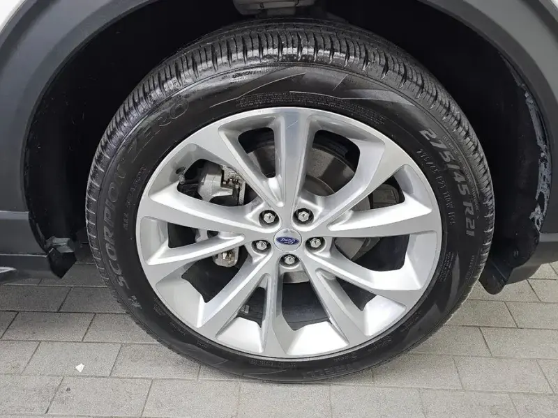 2021 Ford Explorer с пробегом 39 940 км