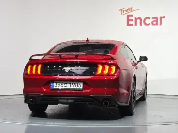 2022 Ford Mustang с пробегом 15 432 км